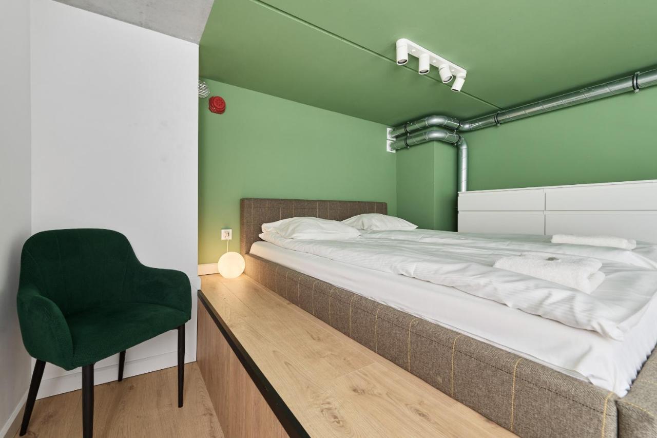 Mezzanine Studio Apartments Zarembowicza Wroclaw Airport By Renters エクステリア 写真