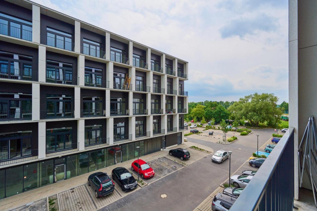 Mezzanine Studio Apartments Zarembowicza Wroclaw Airport By Renters エクステリア 写真