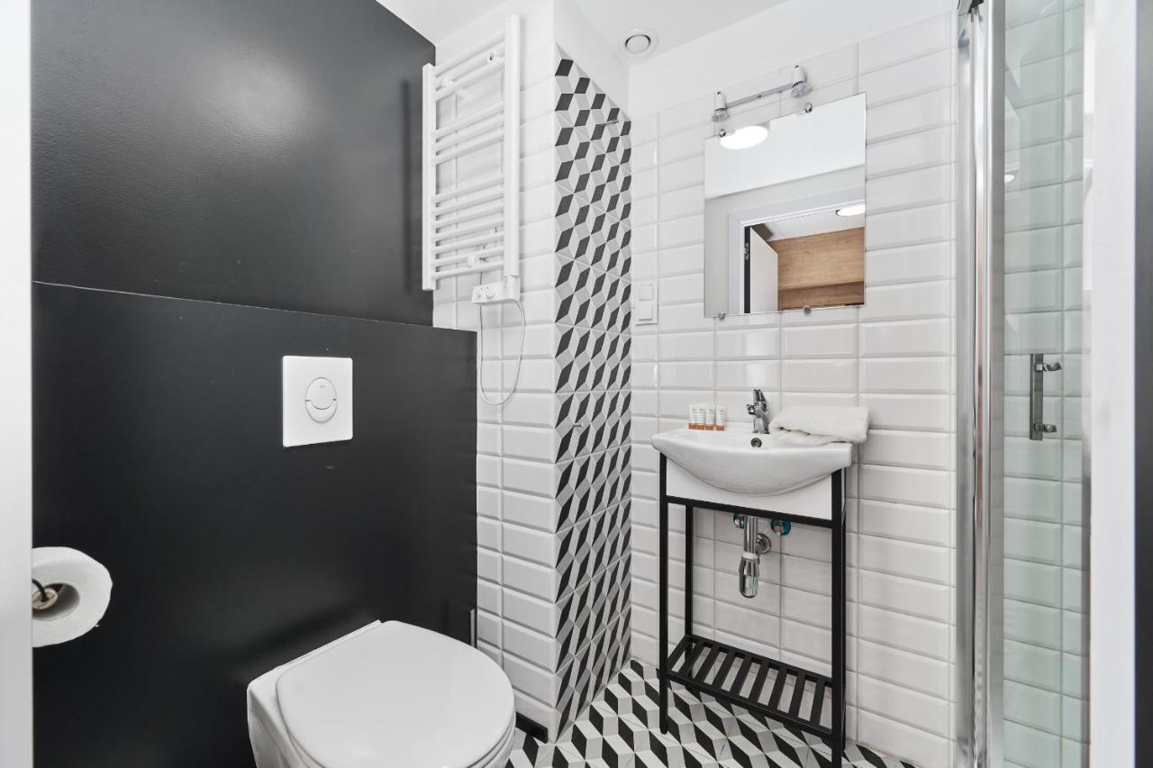 Mezzanine Studio Apartments Zarembowicza Wroclaw Airport By Renters エクステリア 写真
