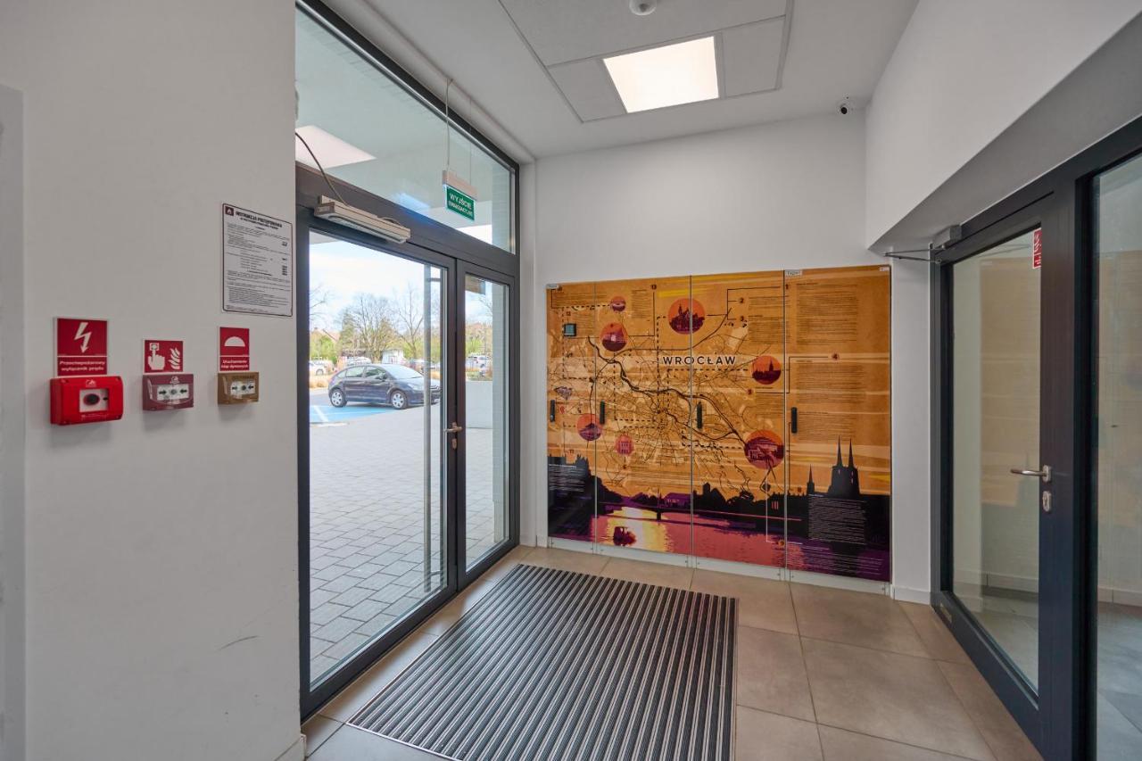Mezzanine Studio Apartments Zarembowicza Wroclaw Airport By Renters エクステリア 写真