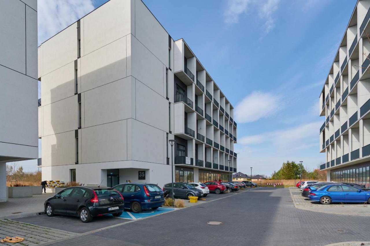 Mezzanine Studio Apartments Zarembowicza Wroclaw Airport By Renters エクステリア 写真