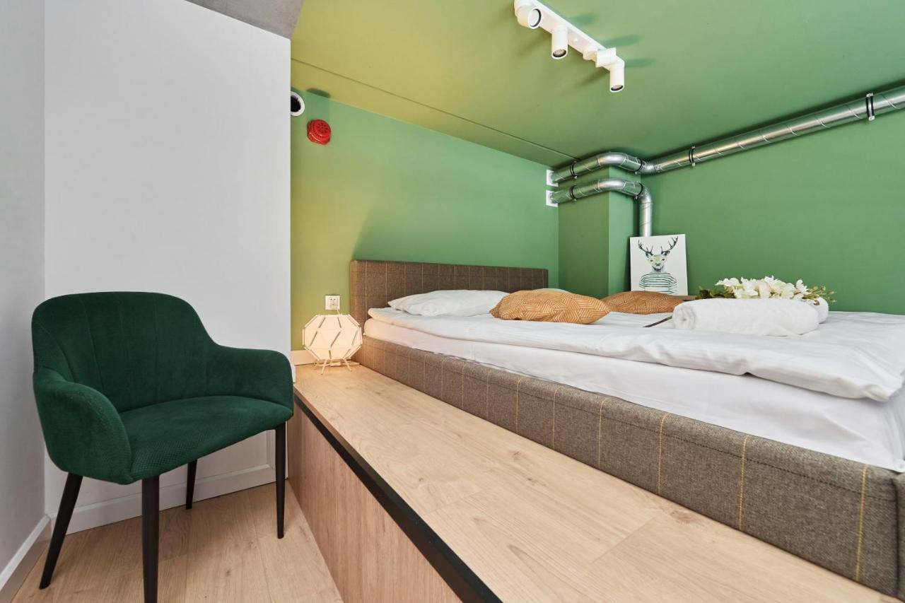 Mezzanine Studio Apartments Zarembowicza Wroclaw Airport By Renters エクステリア 写真