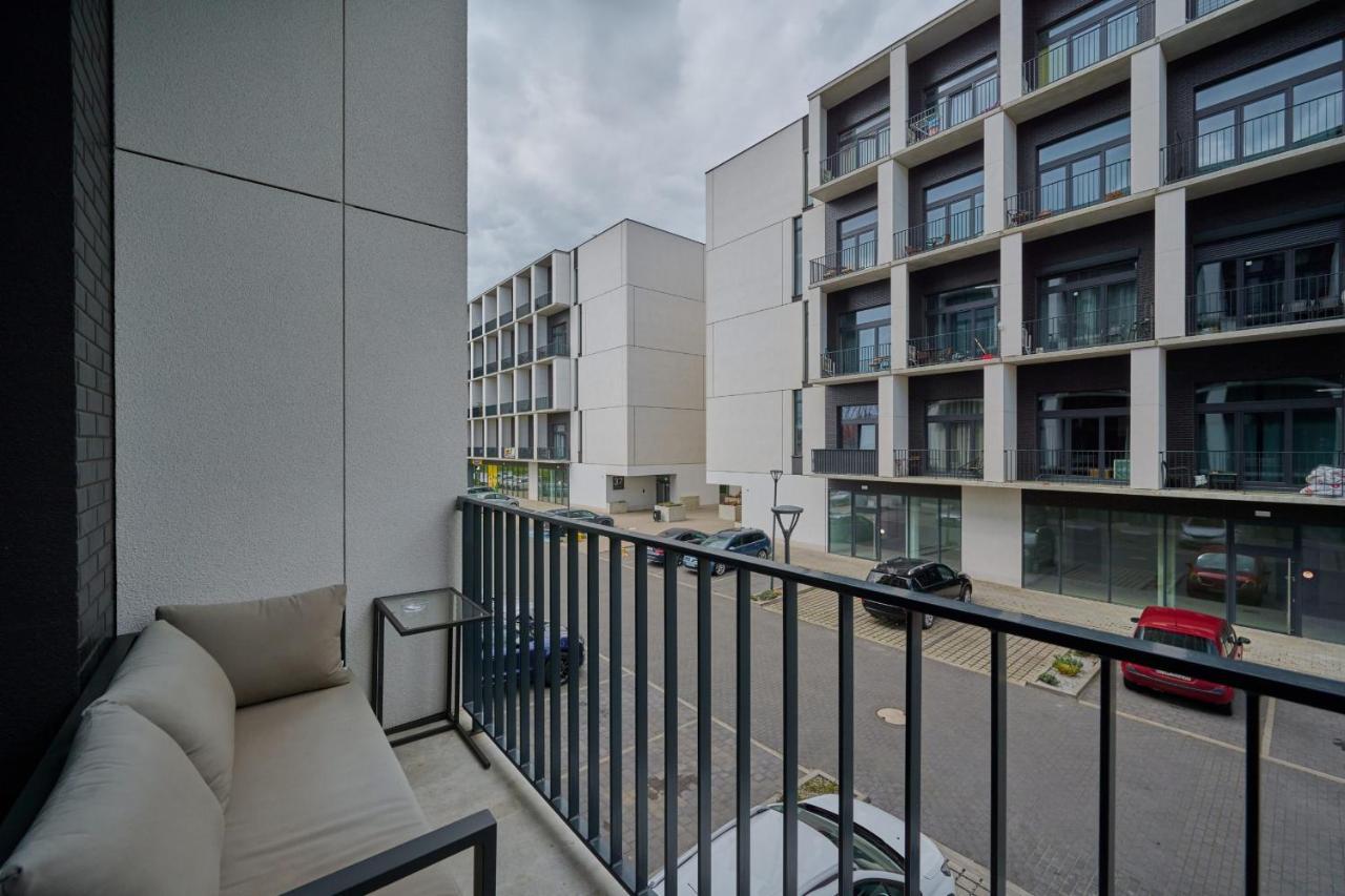 Mezzanine Studio Apartments Zarembowicza Wroclaw Airport By Renters エクステリア 写真